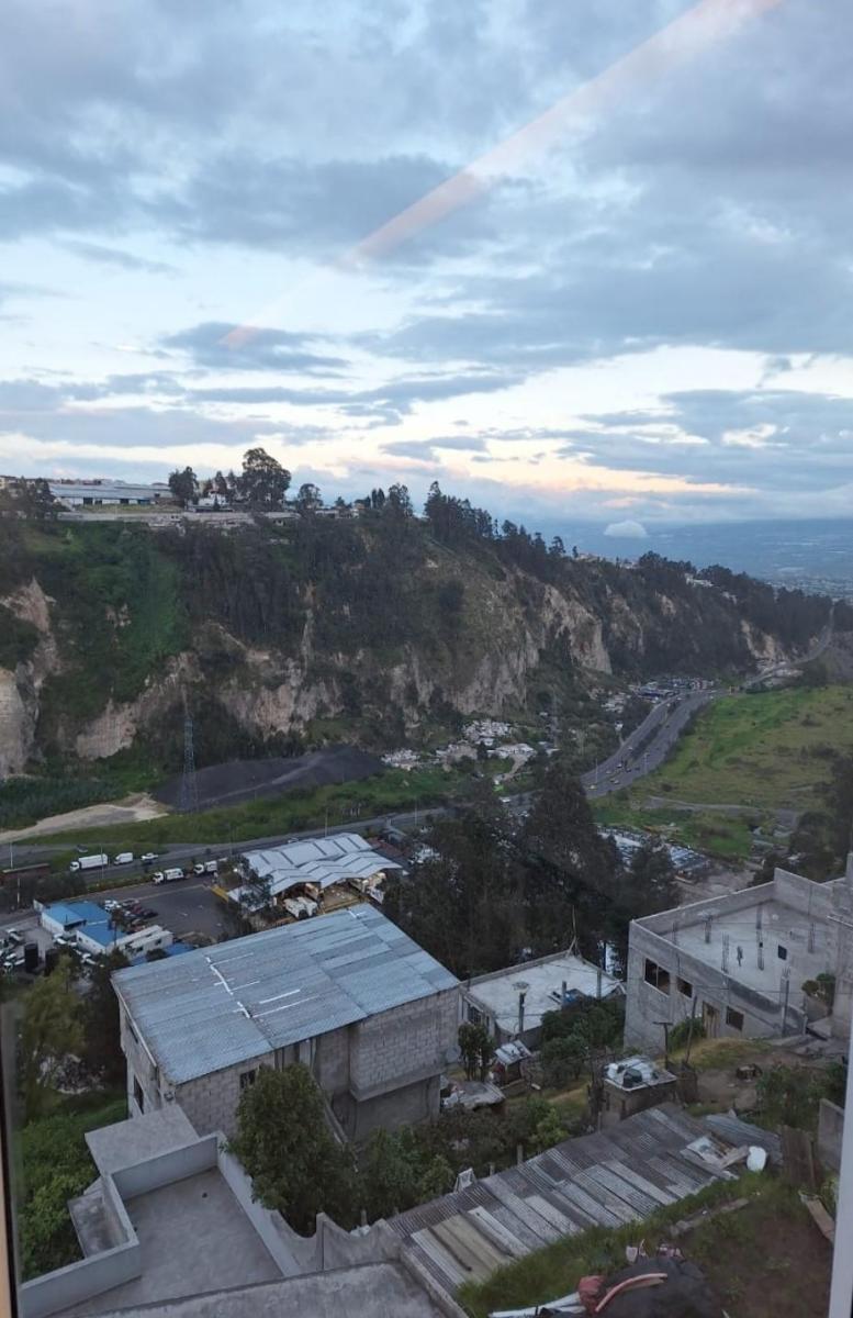 Se Vende Departamento Sector Monteserrin — imagen 3
