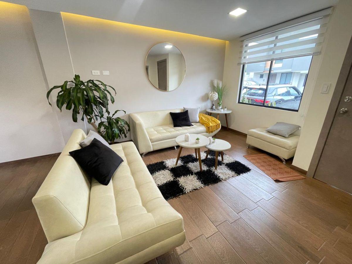 Casa de Venta en El Sector La Mitad del Mundo de 98 m Mas Patio Privado — imagen 6