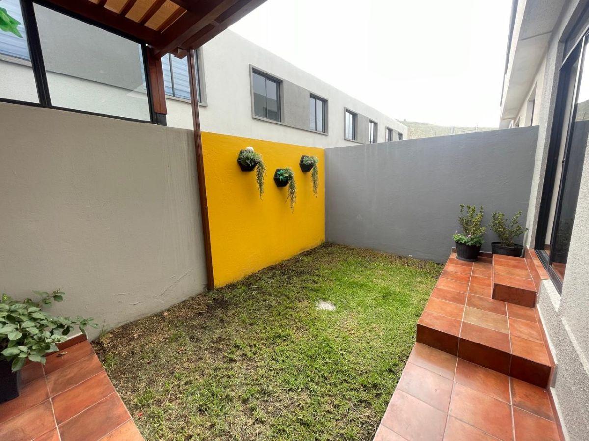 Casa de Venta en El Sector La Mitad del Mundo de 98 m Mas Patio Privado — imagen 4