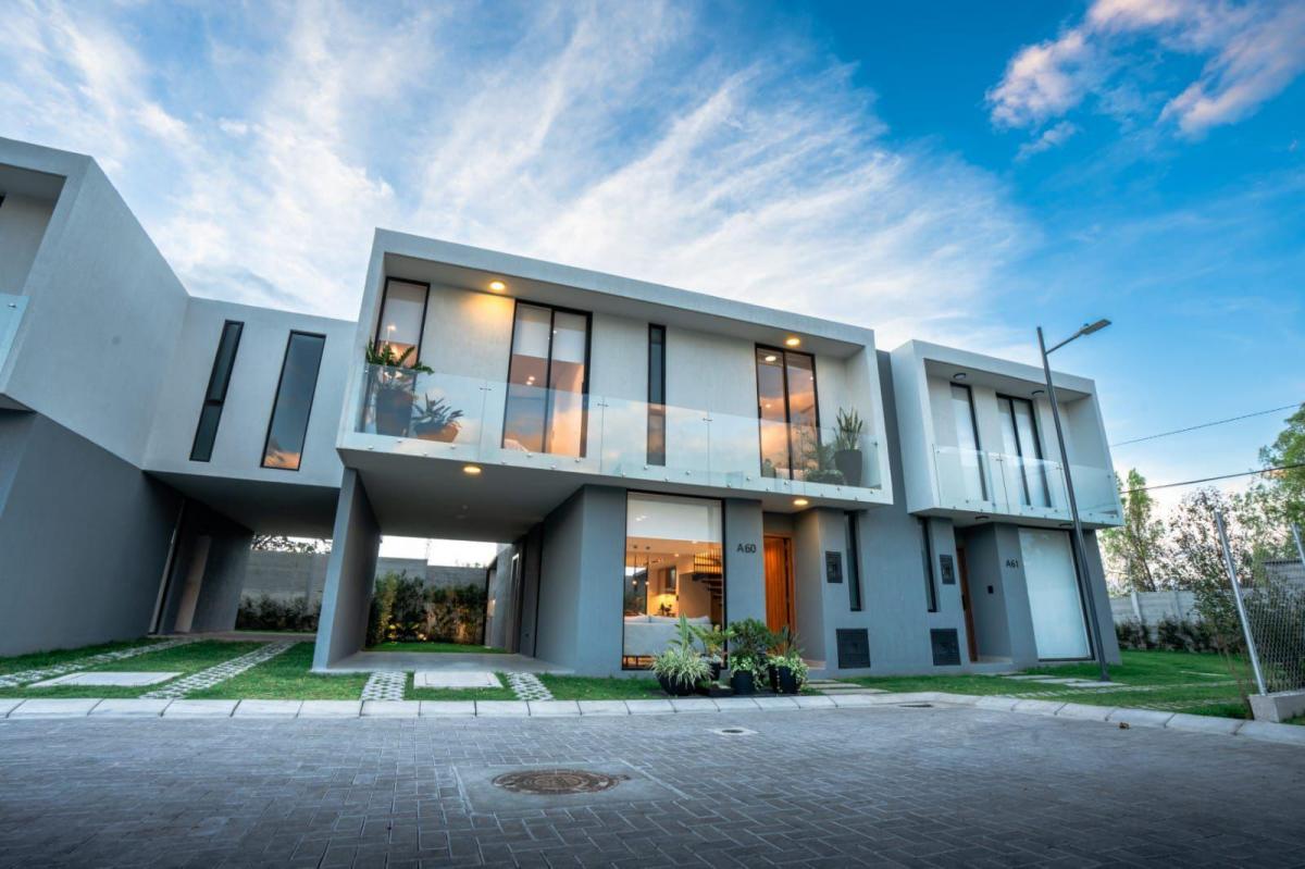 Mga / Venta Casa en Tumbaco, 3 Dorm. — imagen 3