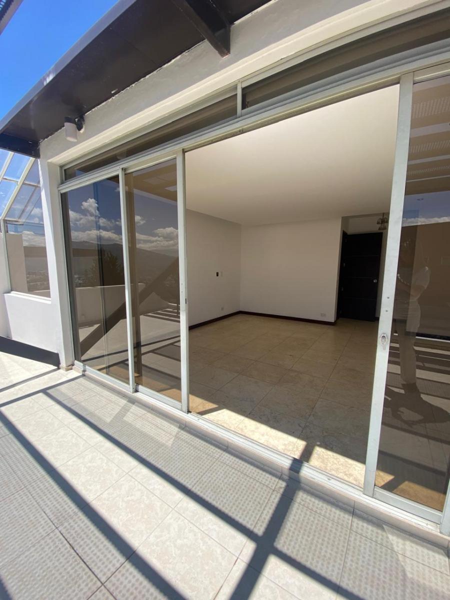 Casa Moderna de Lujo en Altos del Valle – Miravalle — imagen 8