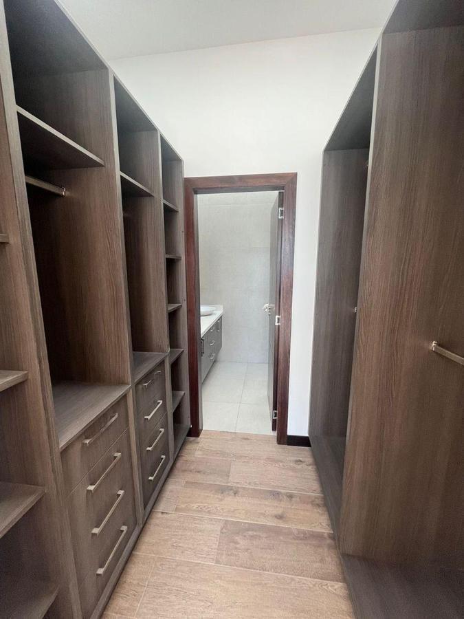 Casa de 250 m² con 3 Dorm. en Venta en Cumbayá — imagen 6