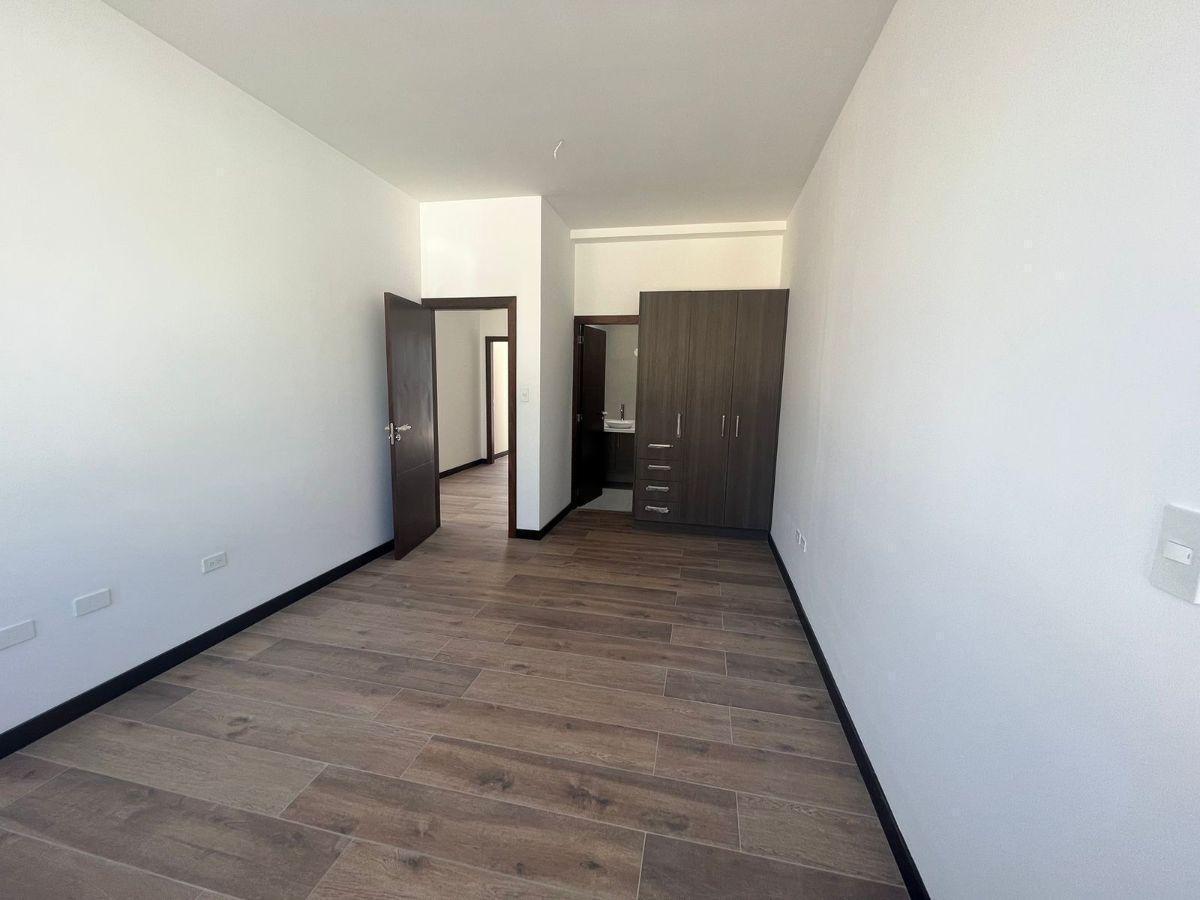 Casa de 250 m² con 3 Dorm. en Venta en Cumbayá — imagen 4