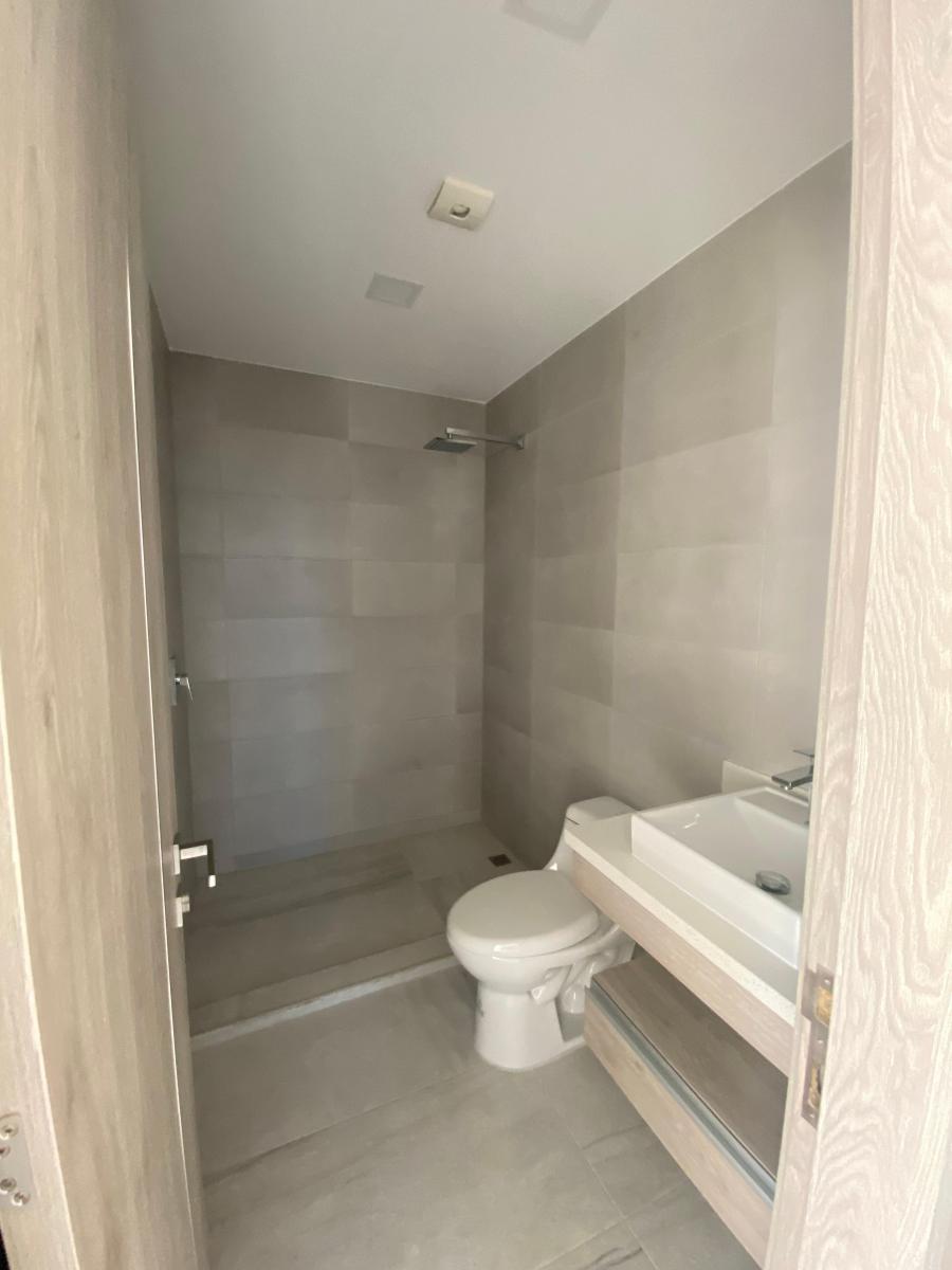 Departamento de Lujo! Primera Línea de Mar! Manta, Manabí — imagen 9