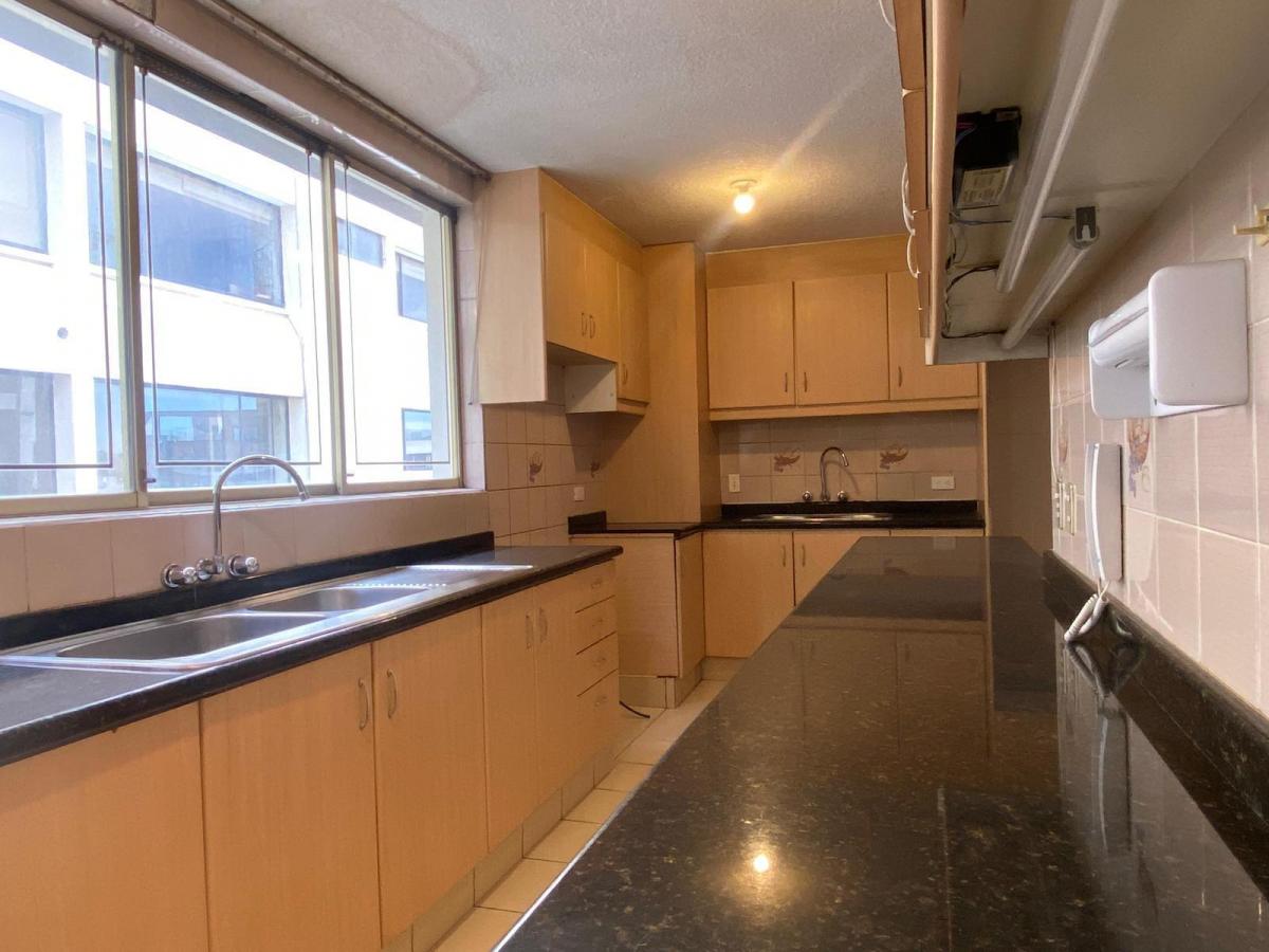 Casa con Ubicacion Estrategica a La Venta. Provincia de Pichincha — imagen 6