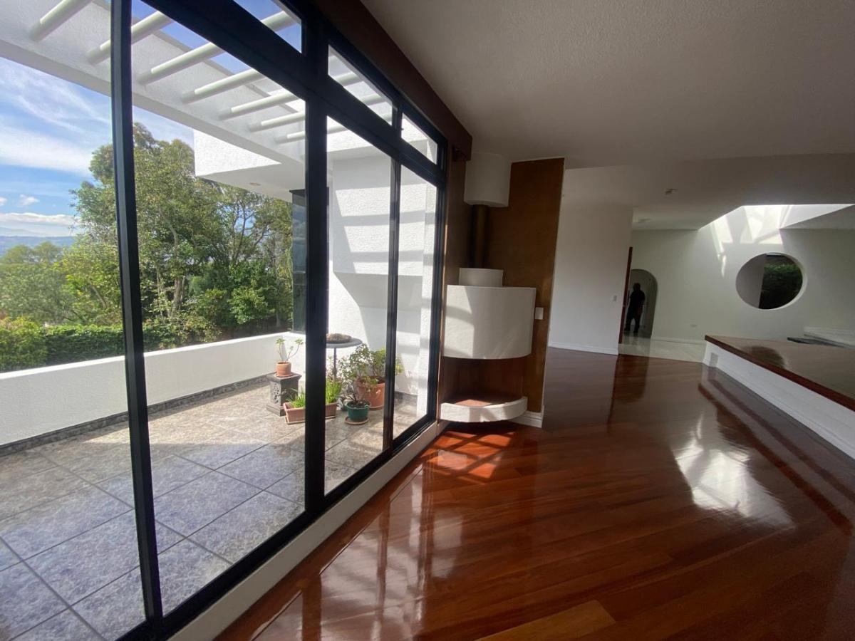 Venta Casa Sector Cumbayá Urb. Pillagua — imagen 7