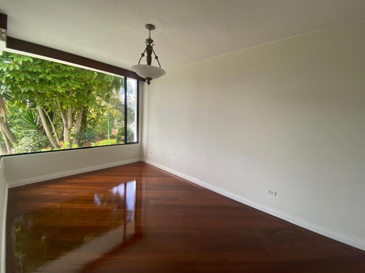 Venta Casa Sector Cumbayá Urb. Pillagua — imagen 6
