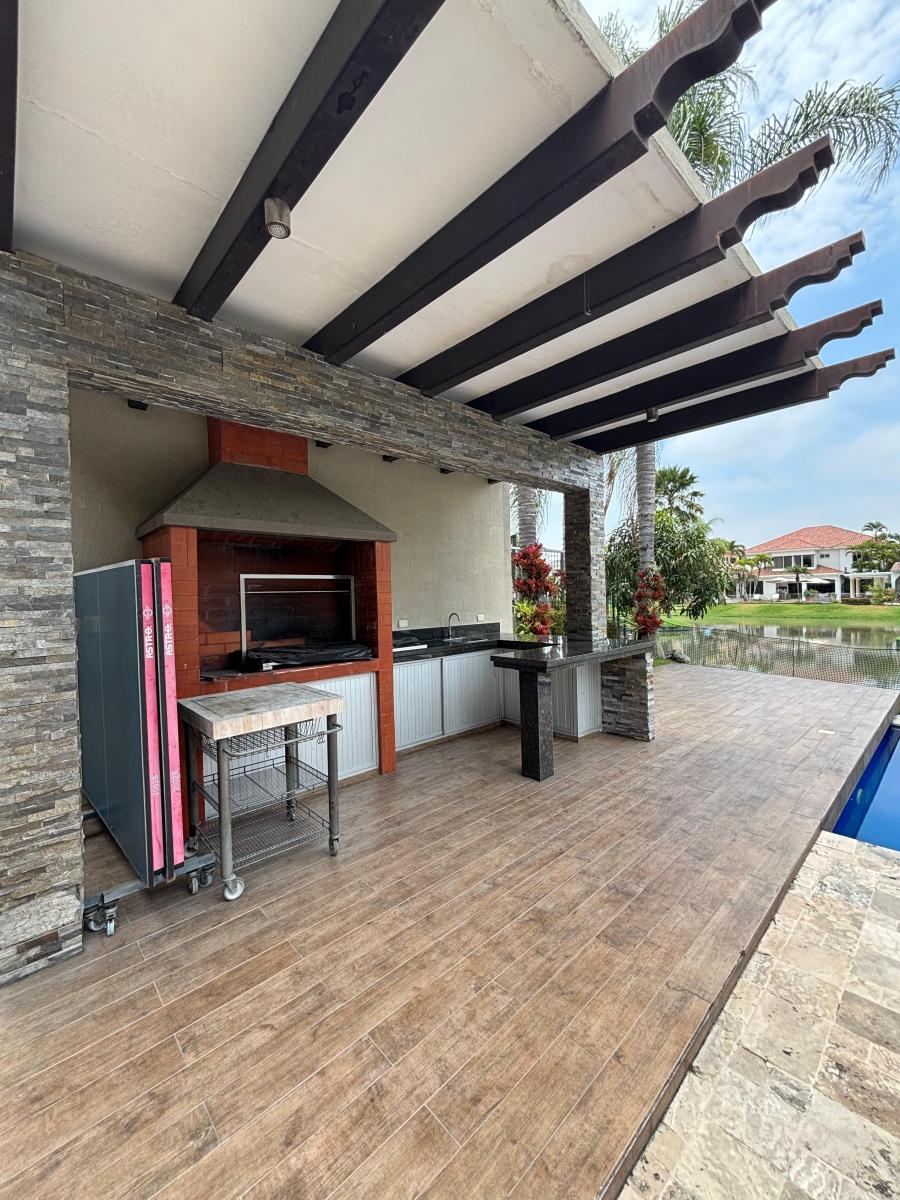 Casa Al Lago con Amplios Espacios, Guayas — imagen 9