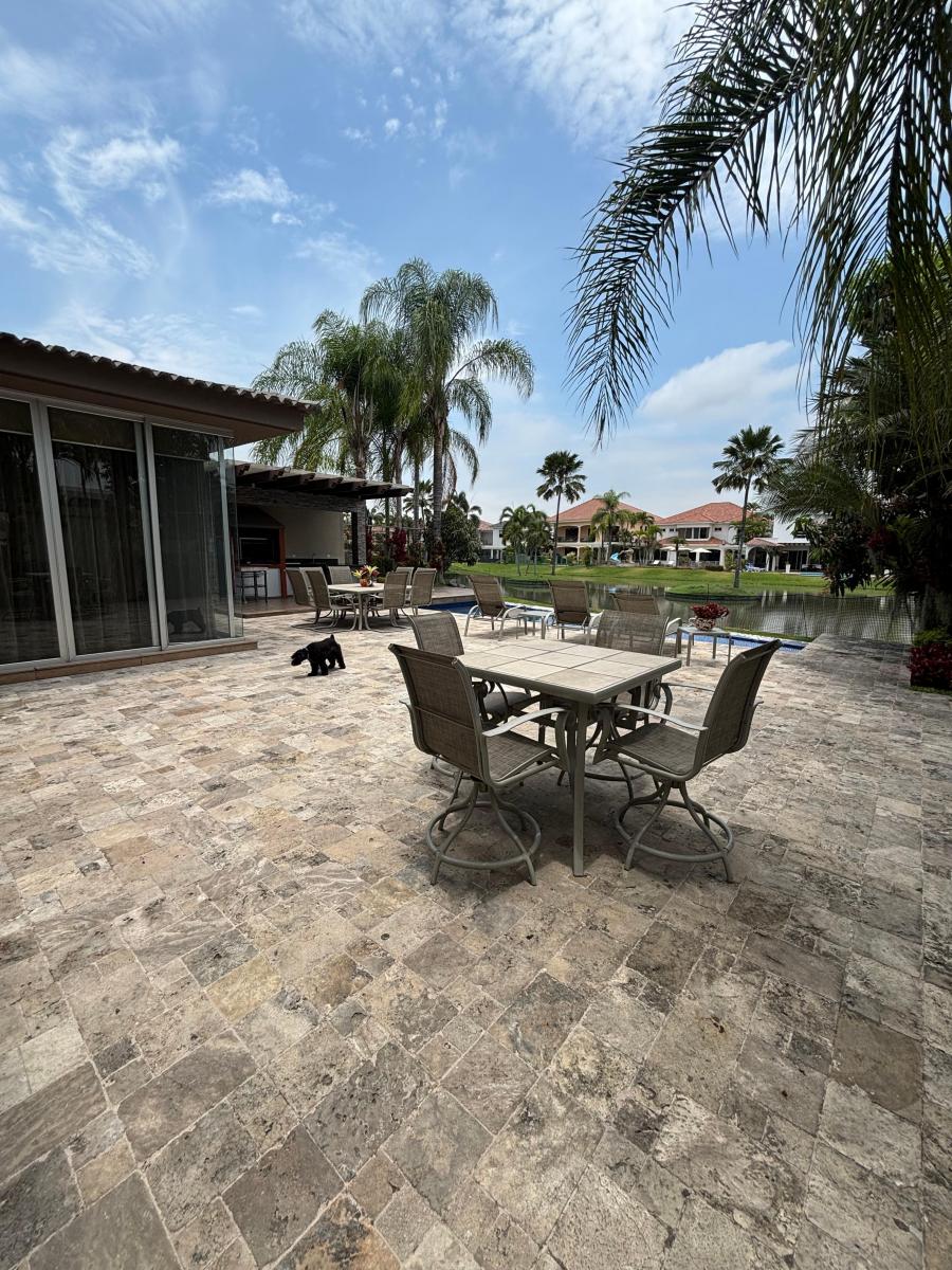 Casa Al Lago con Amplios Espacios, Guayas — imagen 8