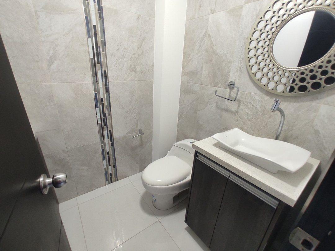 Casa de Venta en Manta Dentro de Urbanizacion, Manabí — imagen 3