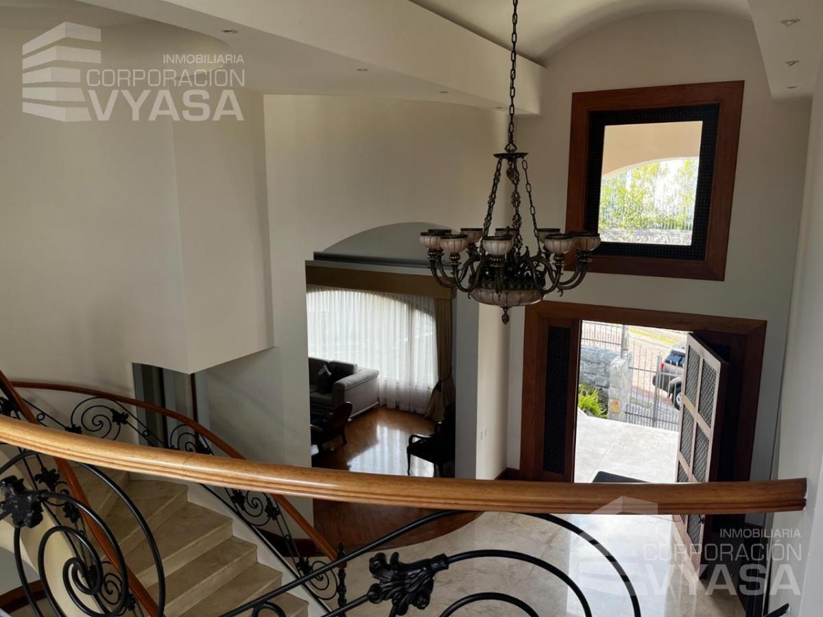 Cumbayá - Rancho San Francisco, Amplia y Elegante Casa en Venta de 800 m², 5 Dorm. — imagen 5