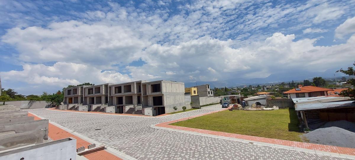 Casas Nuevas en Venta en Conjunto en Tumbaco — imagen 4