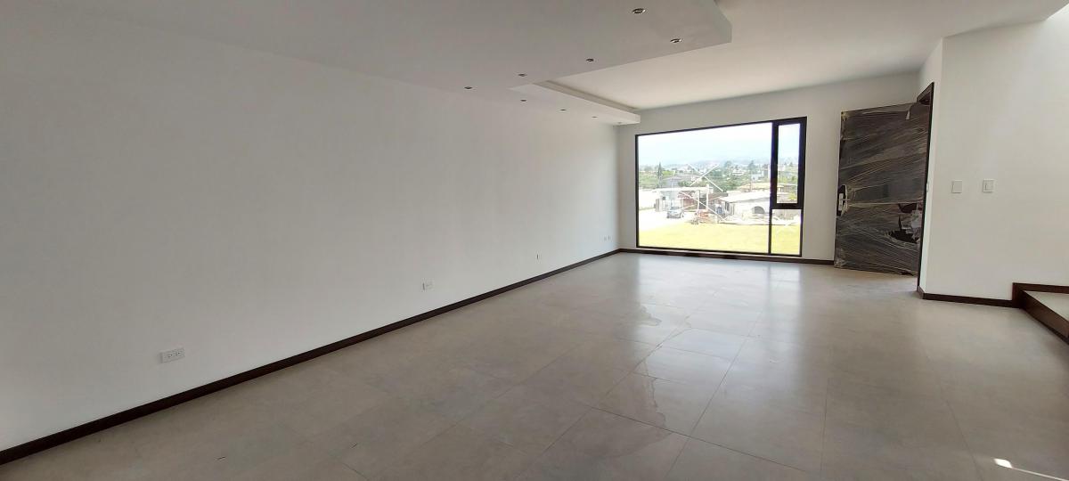 Casas Nuevas en Venta en Conjunto en Tumbaco — imagen 3