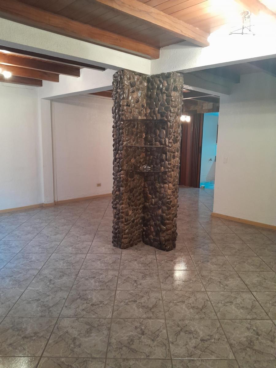 Vendo Casa Zona Estrategica Entrada Carapungo Cerca Gran Aki y Shoping El Portal — imagen 8