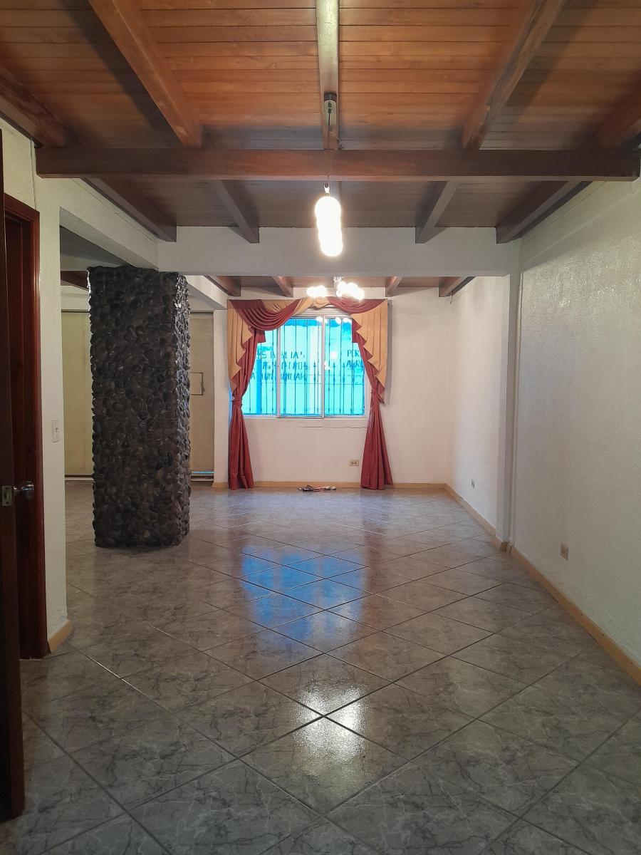 Vendo Casa Zona Estrategica Entrada Carapungo Cerca Gran Aki y Shoping El Portal — imagen 7