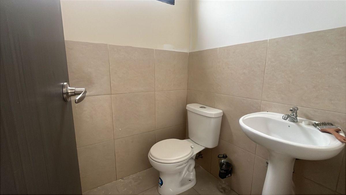 Casa en Venta 106 m² - 2 Plantas - Sector: Las Orquideas, Norte de Guayaquil, Guayas — imagen 4