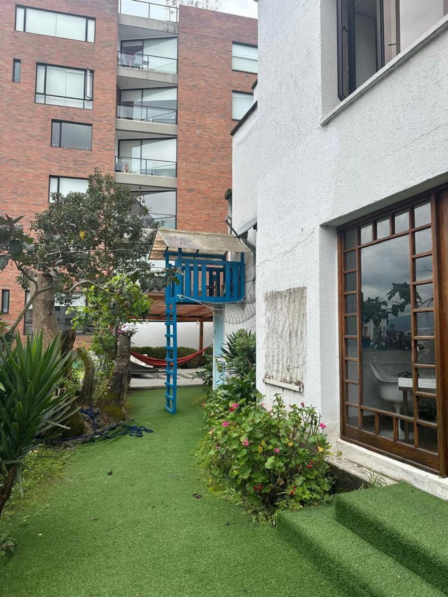 Departamento Duplex de 3 Dorm. con Jardin — imagen 4