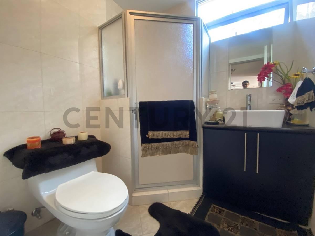 Venta Oportunidad Departamento con Balcón 3 Dorm. Ascensor Urb. El Condado — imagen 5