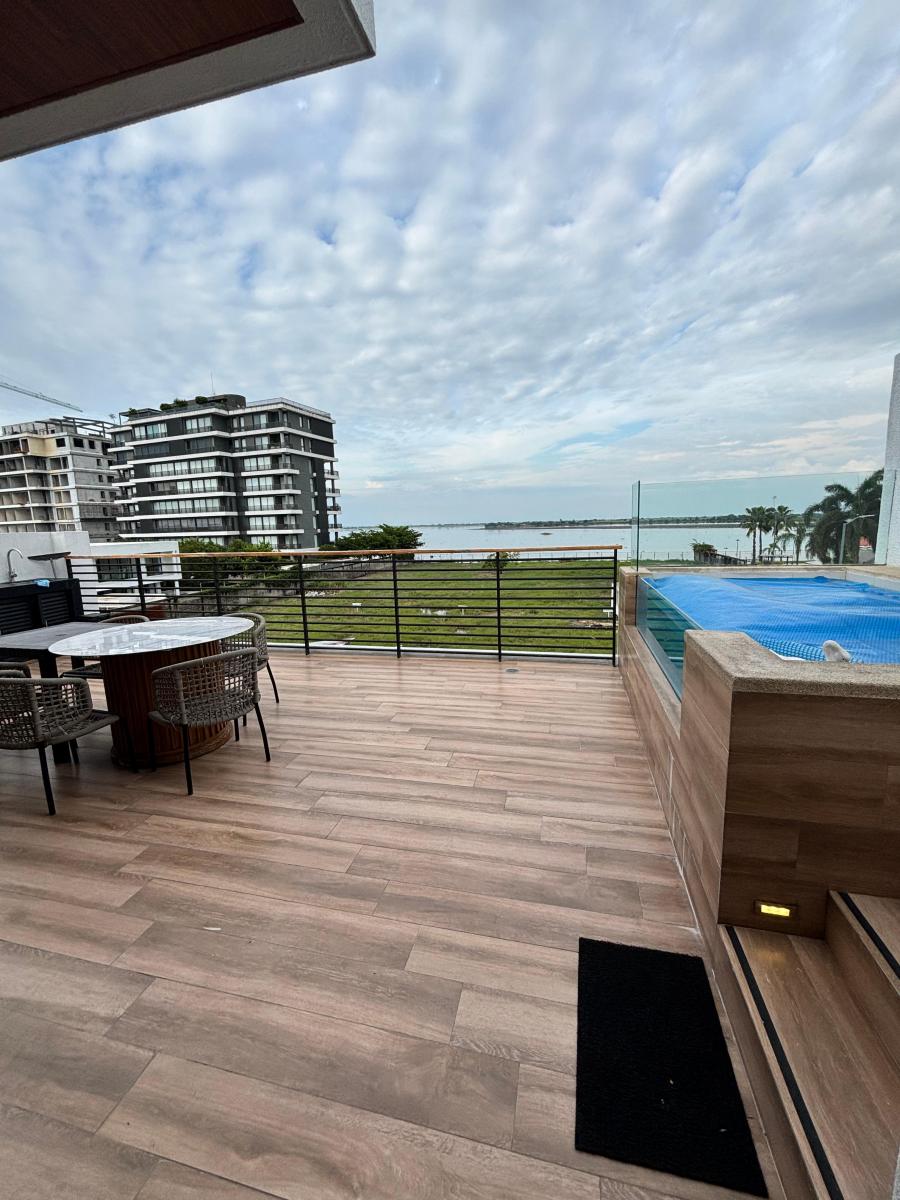 Townhouse Inteligente de 3 Pisos con Rooftop con Jacuzzi y Vista Al Río, Guayas — imagen 9