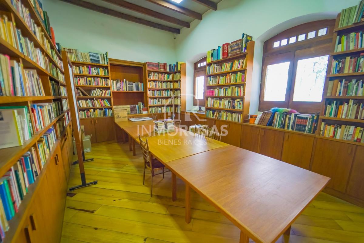 Venta Casa Patrimonial de Lujo $449.900 en Sector El Ejido Ideal Para Inversión — imagen 8