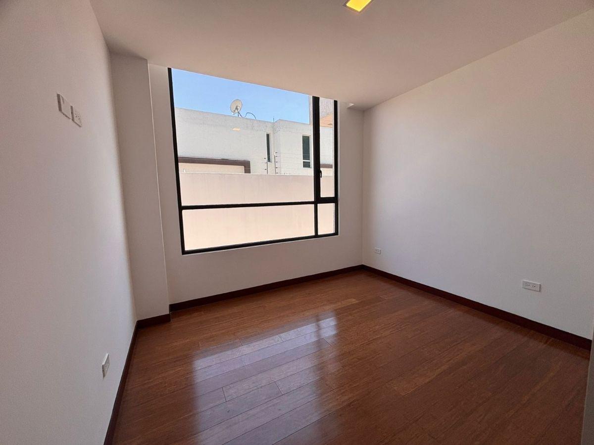 Departamento de Venta por Estrenar en San Juan de Cumbayá — imagen 4
