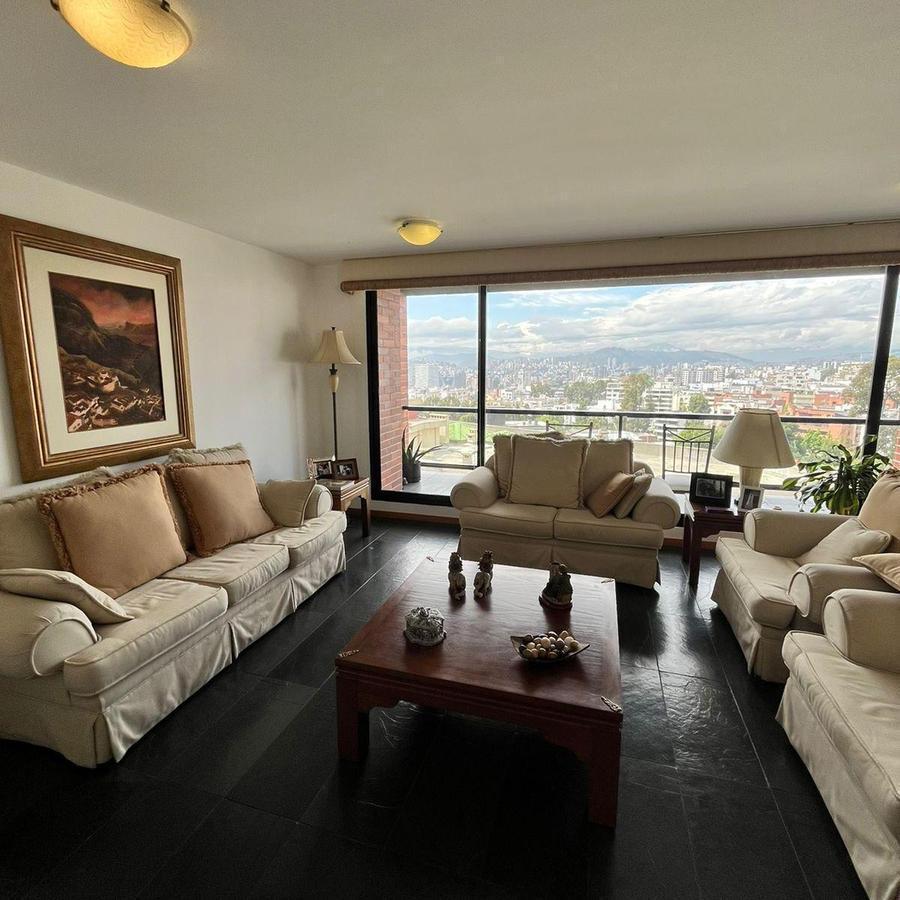 Amplio Departamento en Venta Sector Quito Tennis con Balcon — imagen 9