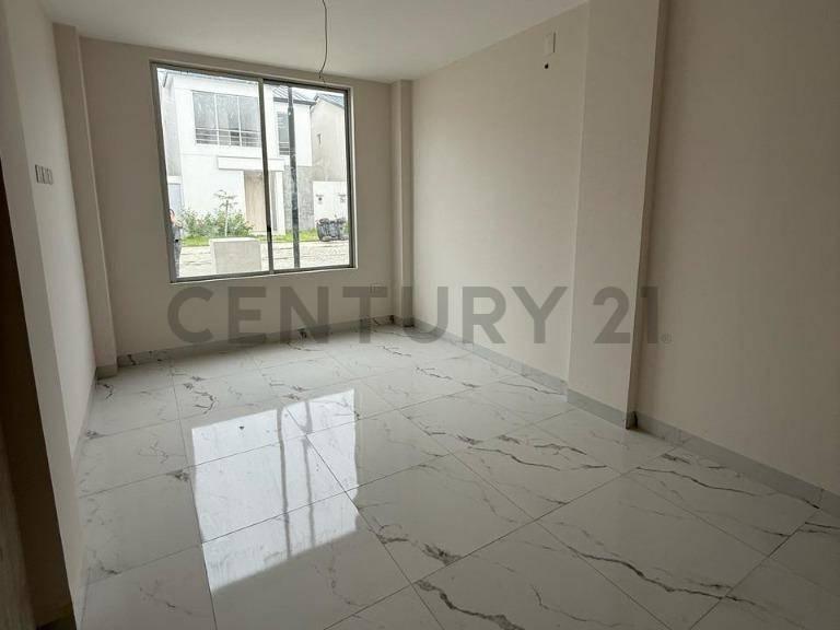 Venta de Casa por Estrenar en Millenium Village, Guayas — imagen 8