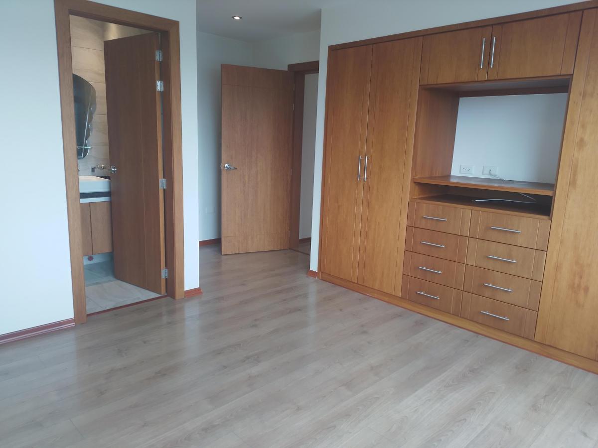 Se Vende Flamante Departamnto de Tres Dorm. de 124 Mt en Ponceano. Provincia de Pichincha — imagen 6