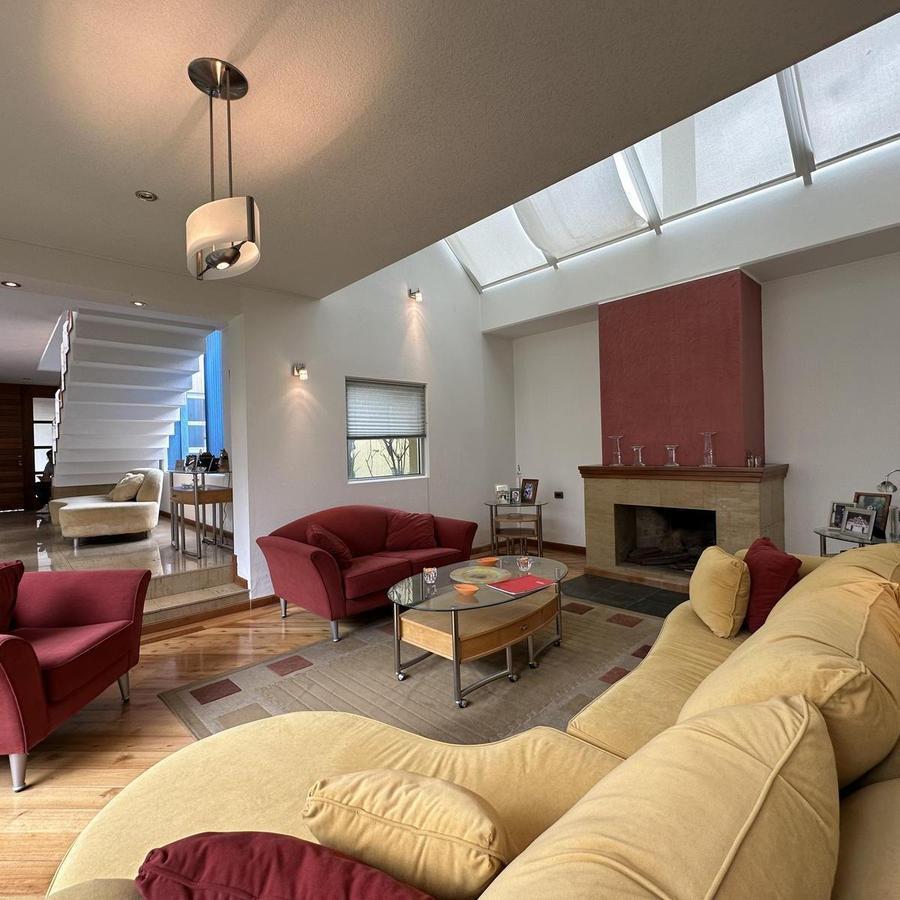 Hermosa Casa en Venta Urb El Condado 410 Mtrs2 Amplios Jardines — imagen 9