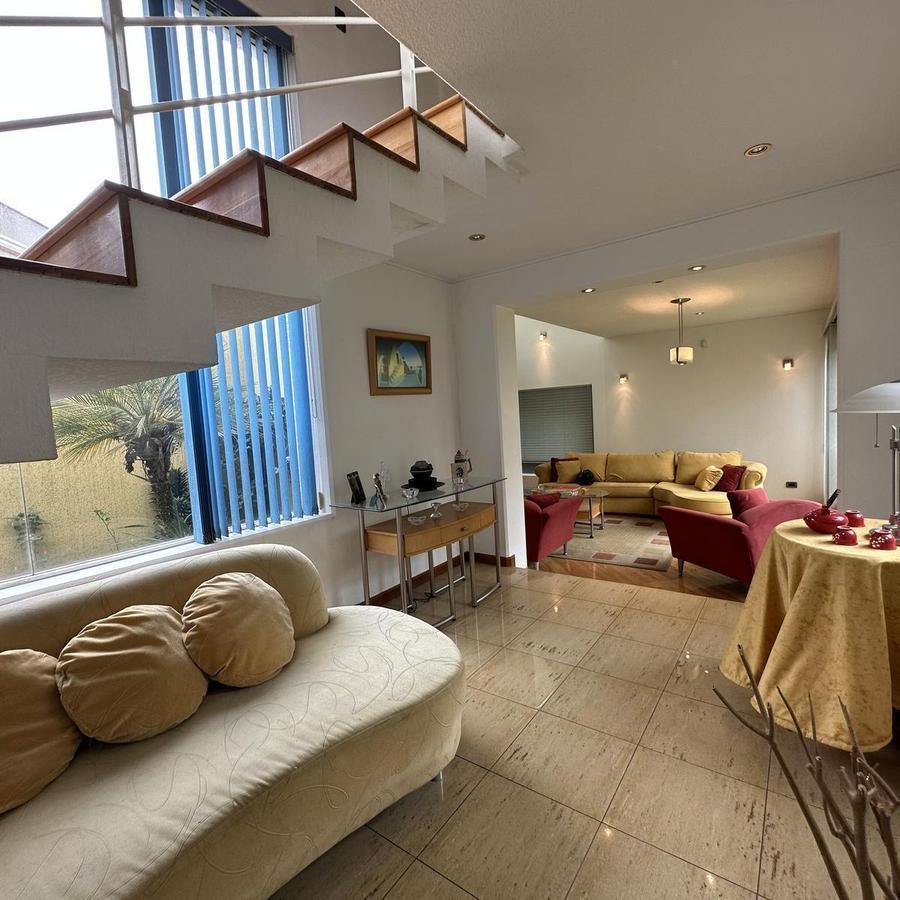 Hermosa Casa en Venta Urb El Condado 410 Mtrs2 Amplios Jardines — imagen 6