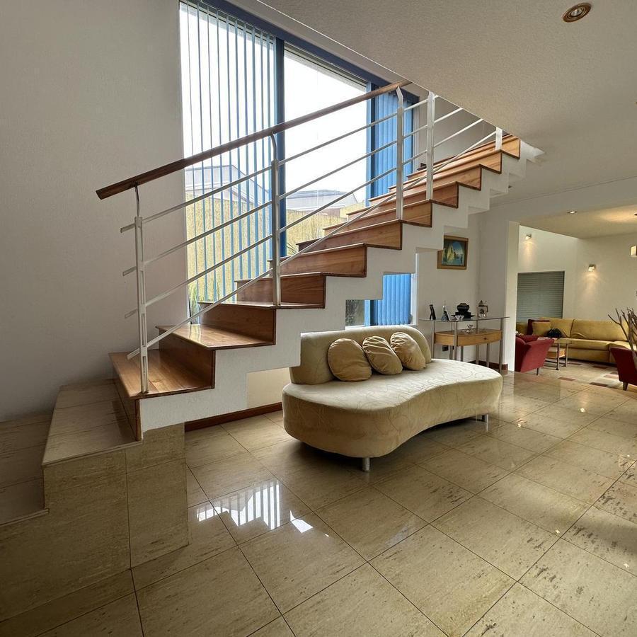 Hermosa Casa en Venta Urb El Condado 410 Mtrs2 Amplios Jardines — imagen 5