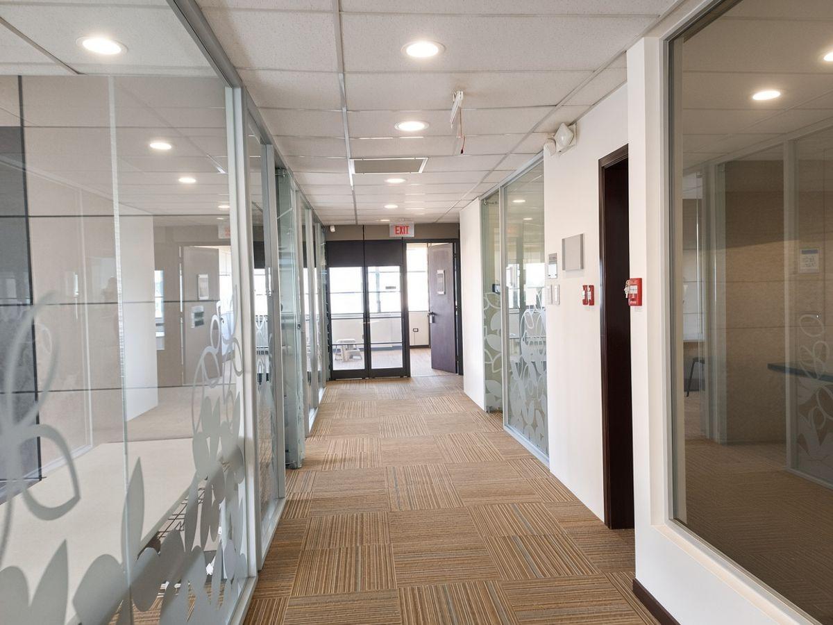 Nnuu Vendo Oficina 547 m² con 13 Parqueaderos - Ascensor Privado. Provincia de Pichincha — imagen 7