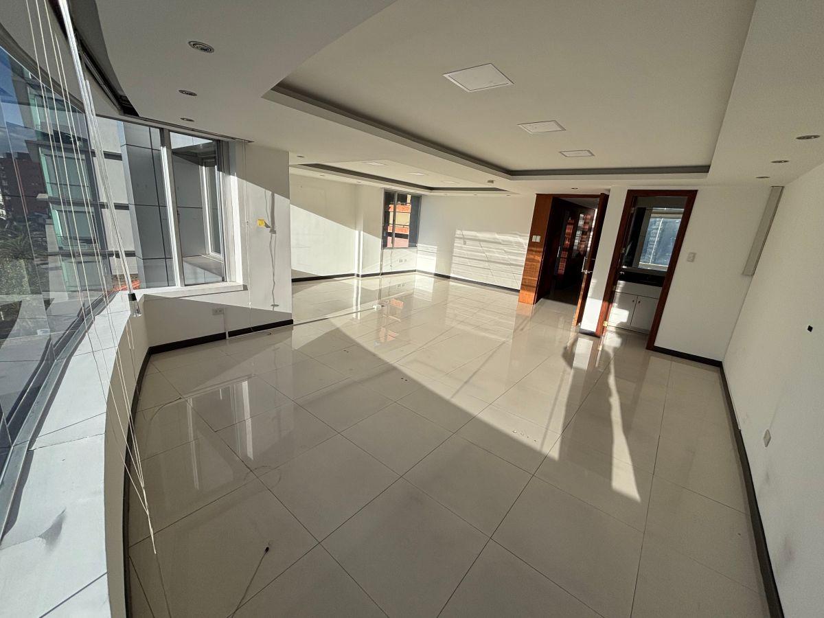 Venta! Oficina con Excelente Vista y 2 Parqueaderos – La Coruña — imagen 9