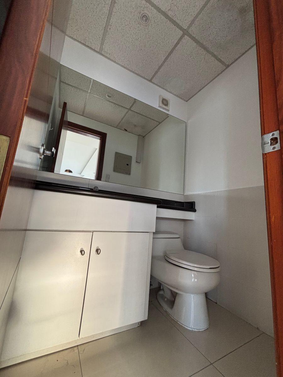 Venta! Oficina con Excelente Vista y 2 Parqueaderos – La Coruña — imagen 6