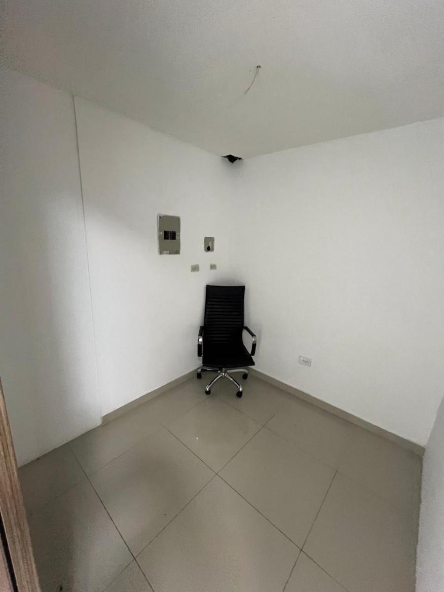 Se Vende Local Comercial Frente a La Carolina Quito — imagen 4