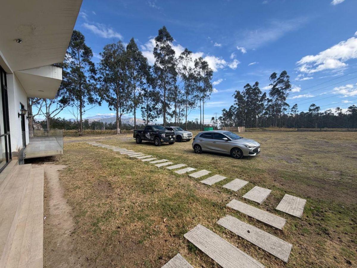 Vendo Propiedad, Moderna Casa con Terreno de 4000 m² Sector El Inga Pifo — imagen 6
