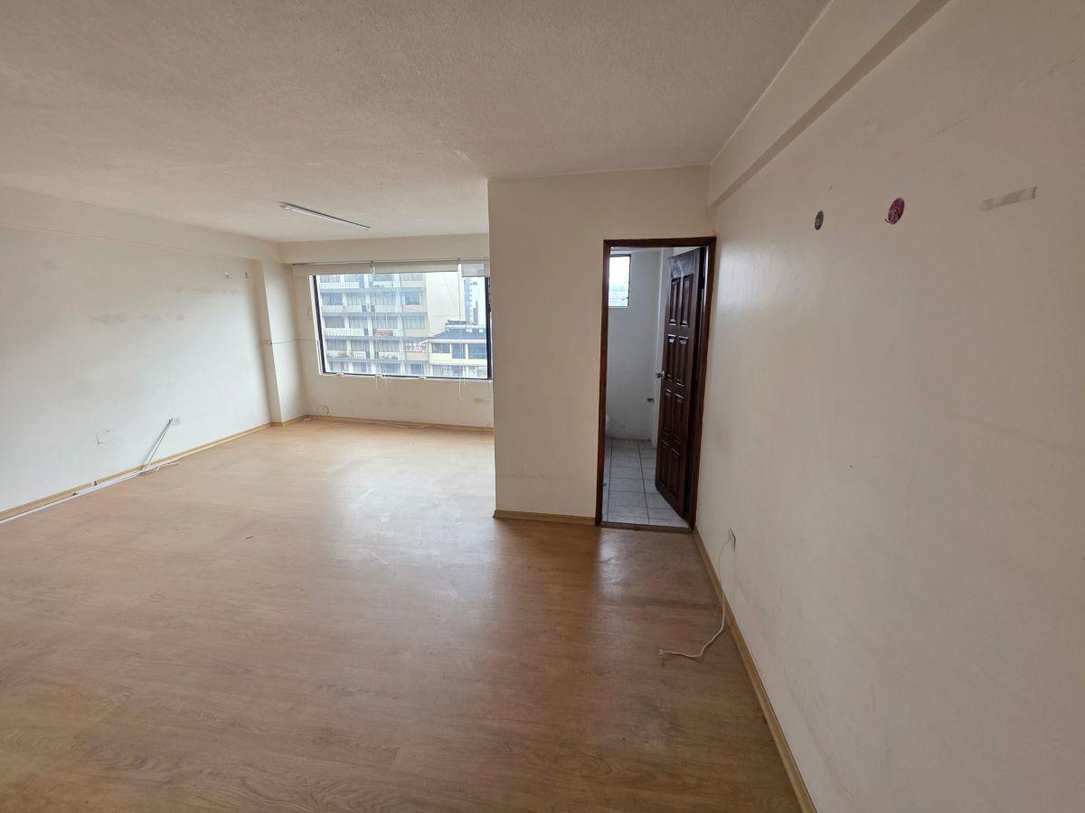 Arriendo Oficina Centro Norte Rumipamba Av Galo Plaza Lasso — imagen 9