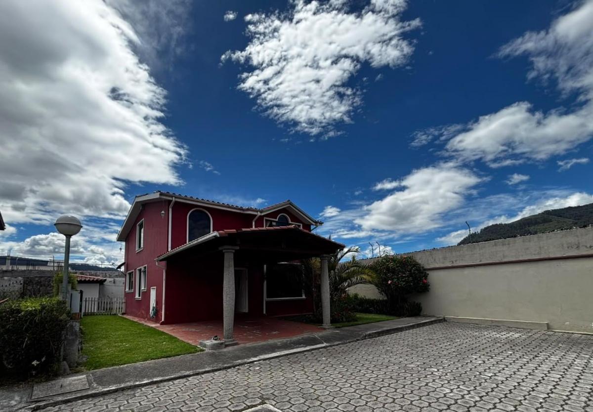 Casa No Adosada en Venta en Conjunto Sector Mirasierra, Valle de Los Chillos, Pichincha / Ecuador — imagen 7