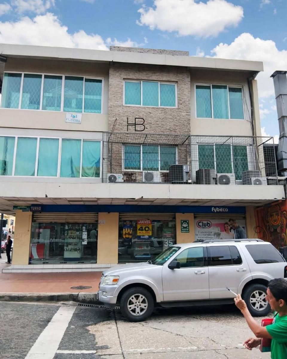 Se Vende Edificio Comercial Esquinero en Barrio Orellana - Centro de Guayaquil, Guayas — imagen 9