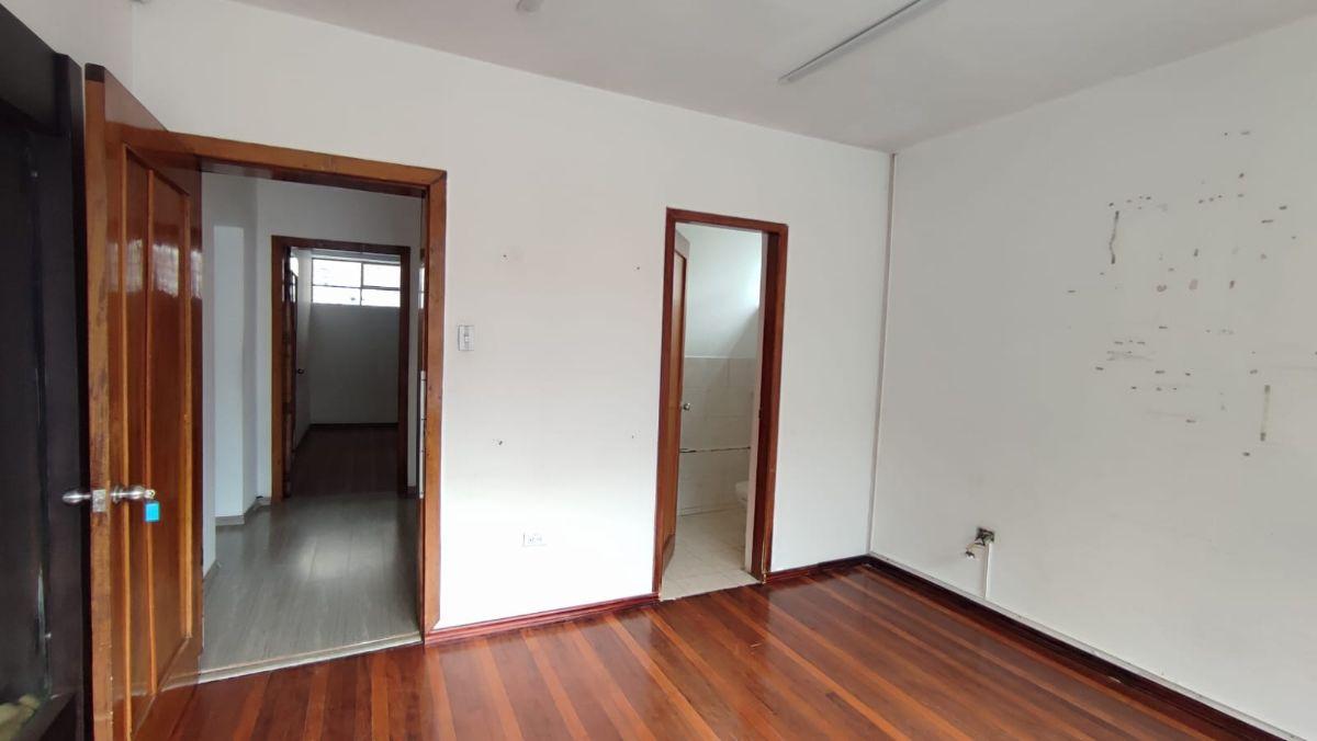 Venta Casa - La Floresta (Diagonal Al Cine Ocho y Medio) — imagen 6