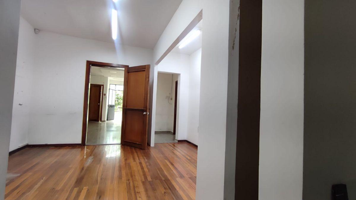 Venta Casa - La Floresta (Diagonal Al Cine Ocho y Medio) — imagen 4
