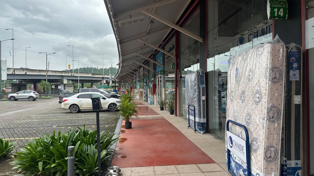 Local Comercial Amplio en Oasis – 72 m² con Mezzanine en Av Narcisa de Jesús, Guayas — imagen 4