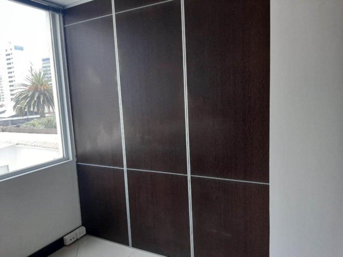 Vendo Amplia Oficina con 4 Parqueos Sector La Pradera — imagen 3