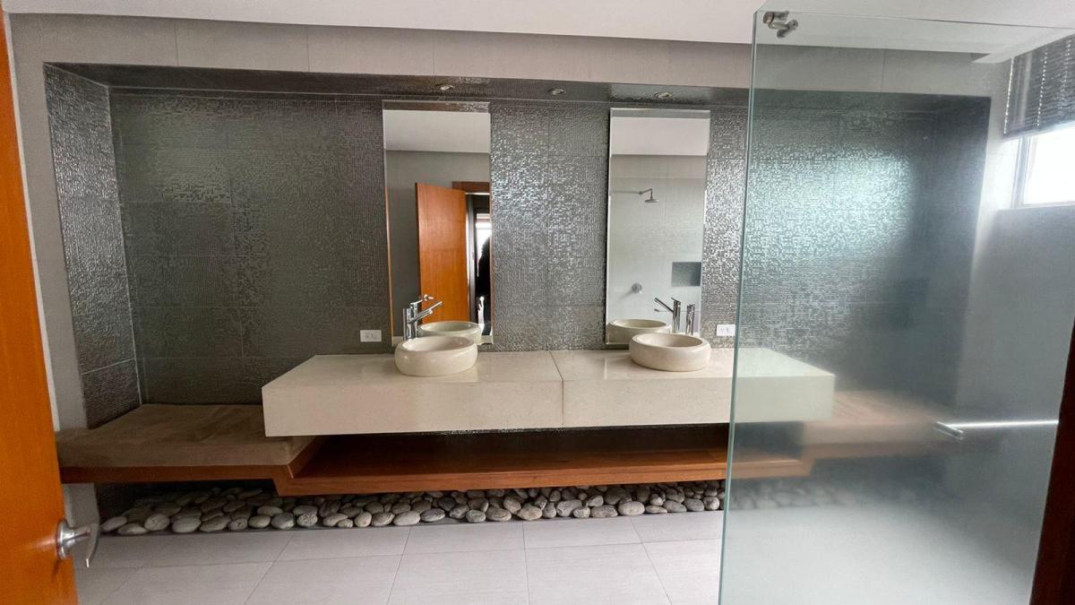 Cumbaya (Miravalle) Departamento Amoblado de Lujo — imagen 4