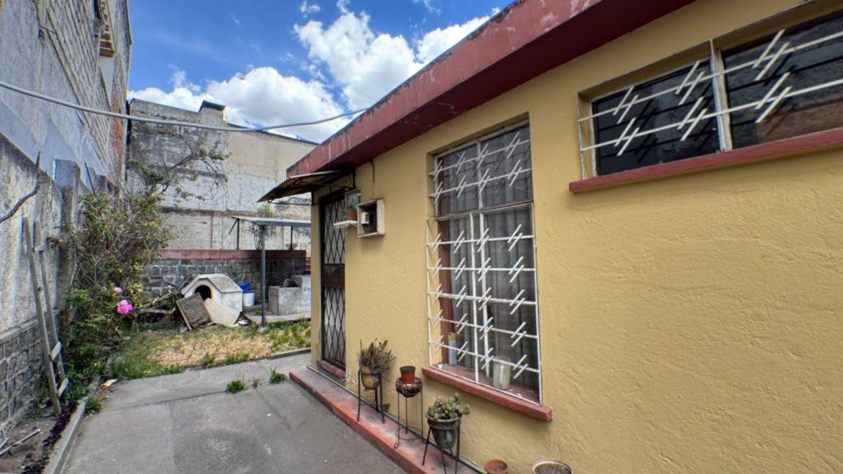 Casa de Una Planta en Venta, Cuenta con 335 m². Jorge Piedra y Guaranda, Norte de Quito — imagen 9