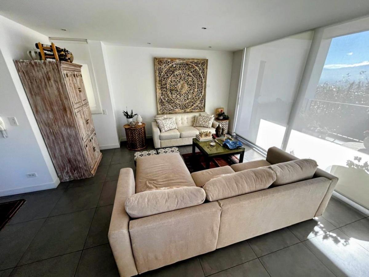 Departamento en San Juan de Cumbayá de 3 Dorm. — imagen 7