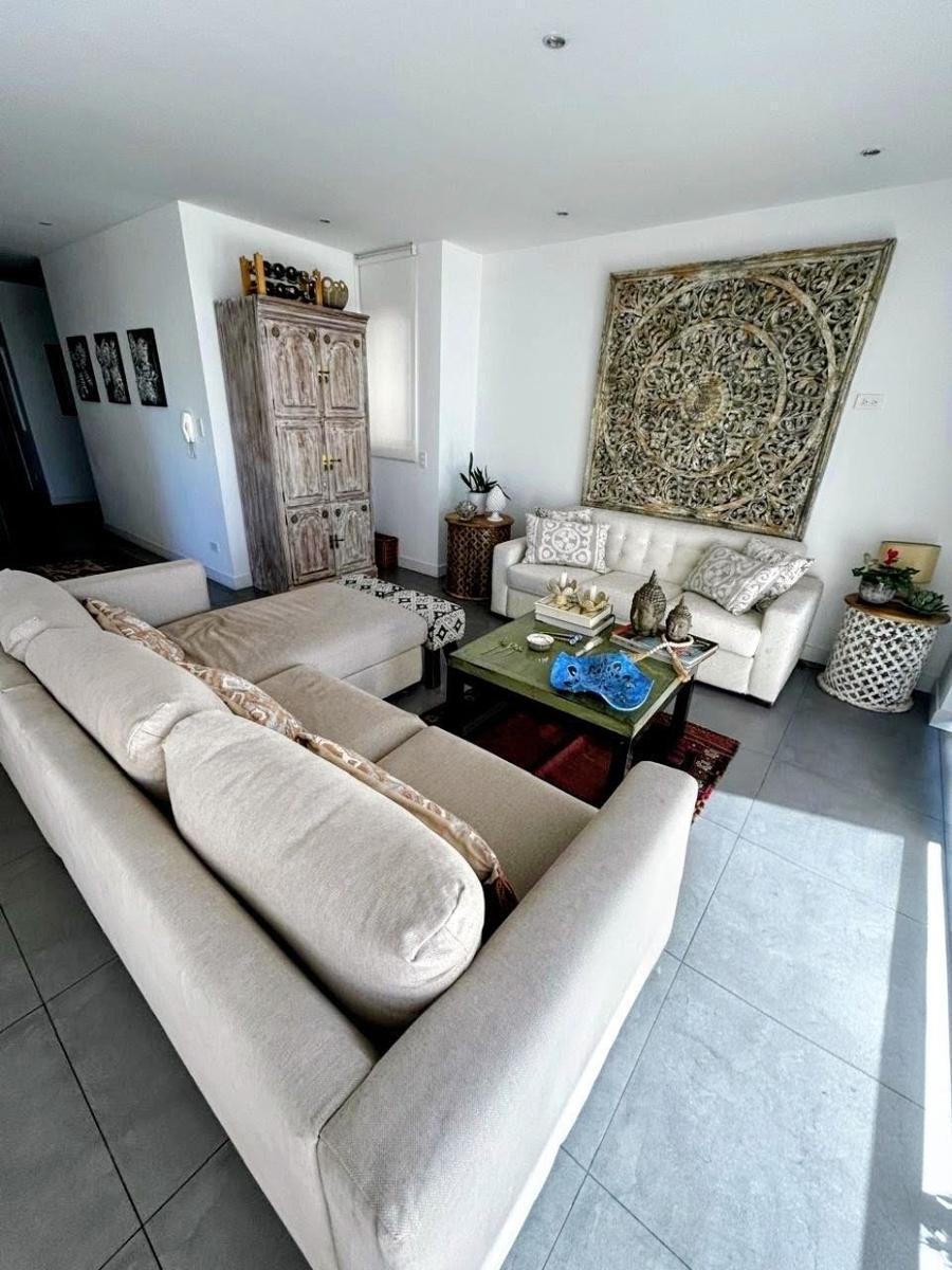 Departamento en San Juan de Cumbayá de 3 Dorm. — imagen 3