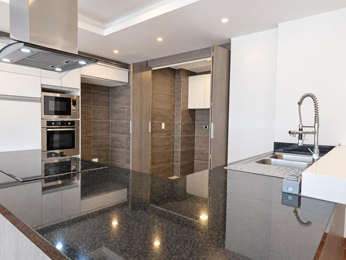 Vendo Impecable Departamento Tres Habitaciones, Dos Parqueaderos en El Quito Tennis por Viaje — imagen 9
