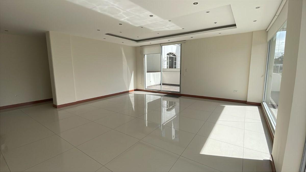 Vendo Departamento Amplio Terraza Balcón Urbanización Miravalle — imagen 7