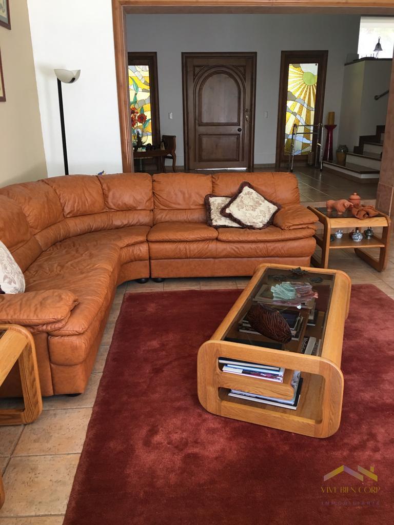 Casa en Venta Dentro de Exclusiva Urbanización en Cumbaya. Provincia de Pichincha — imagen 9